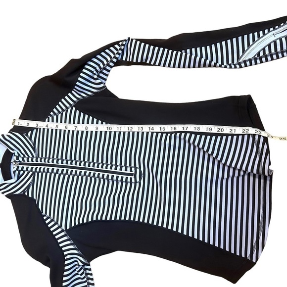 LULULEMON Run: U-Turn Pullover *Reversible
Classic Stripe Polar Haze Black - Picture 15 of 15